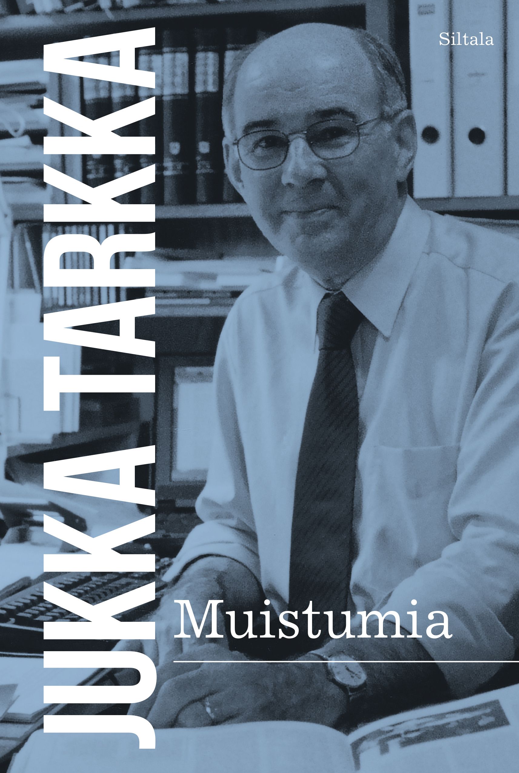 Kirjailijan Jukka Tarkka käytetty kirja Muistumia