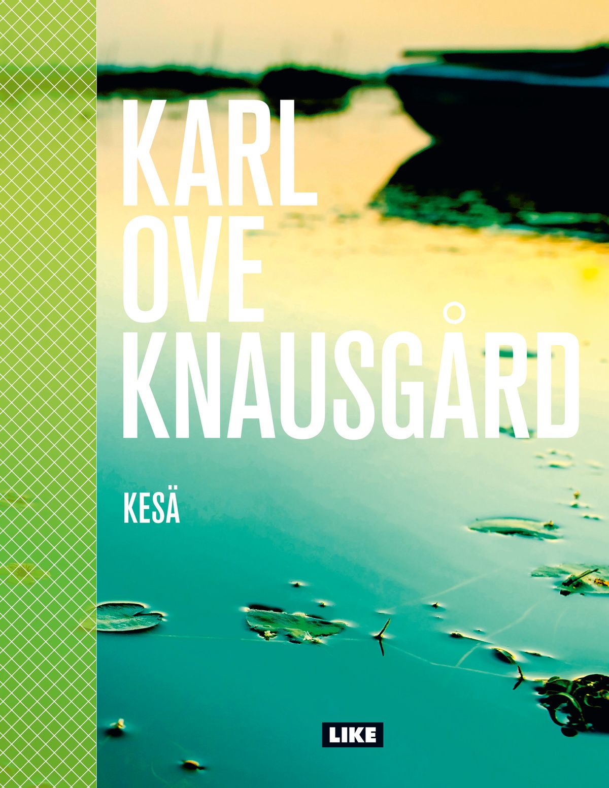 Kirjailijan Karl Ove Knausgård käytetty kirja Kesä